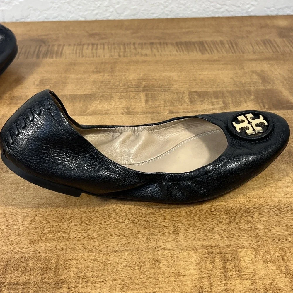 Women's Black Tory Burch Claire Ballet Flats Gold Tone Logo Emblem Size 9